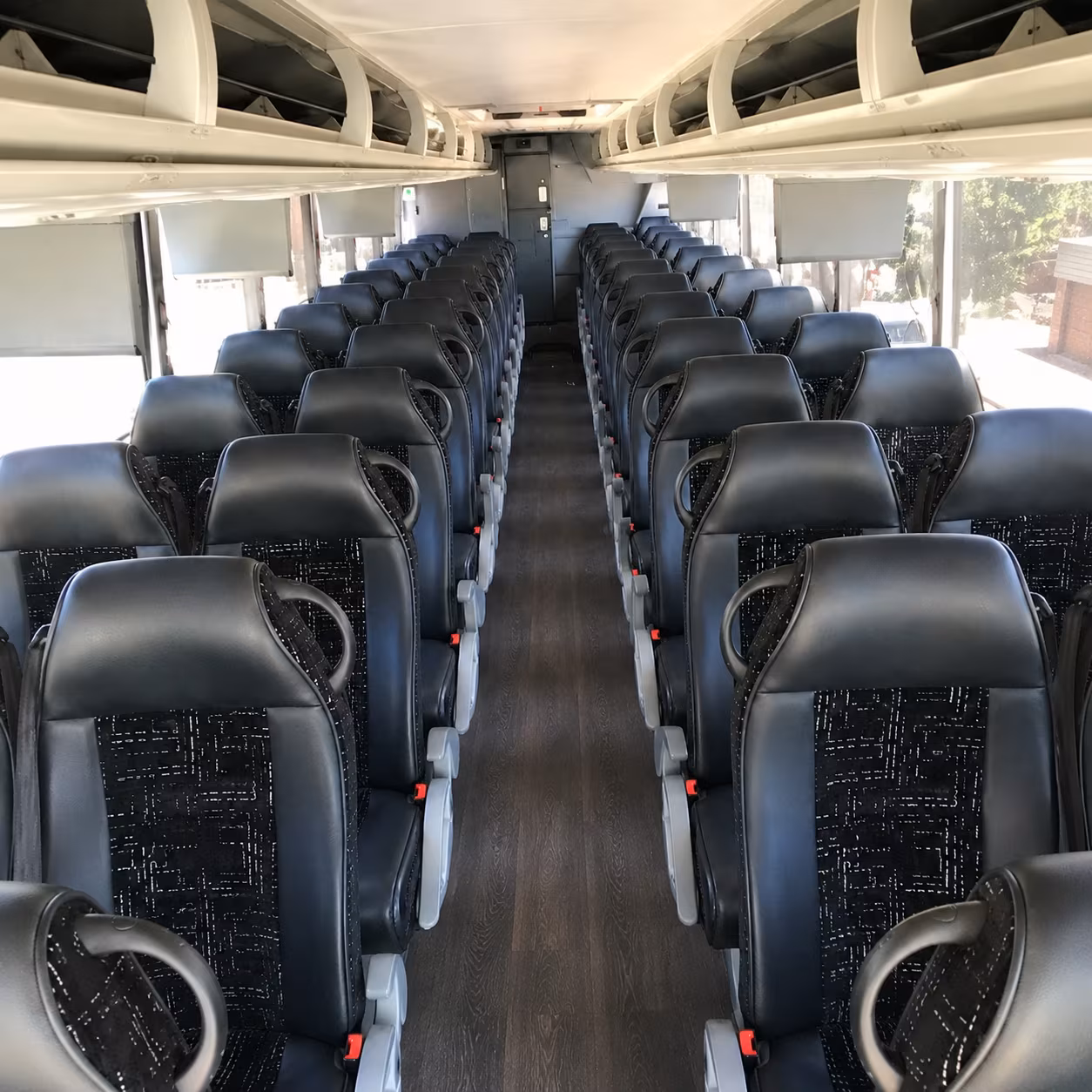 charter buses for tennessee aquarium and riverfront field trips