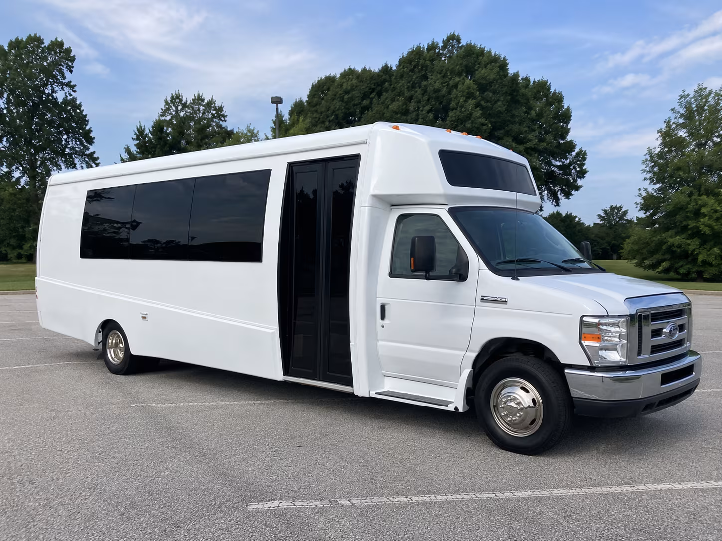 chattanooga 18 passenger party bus