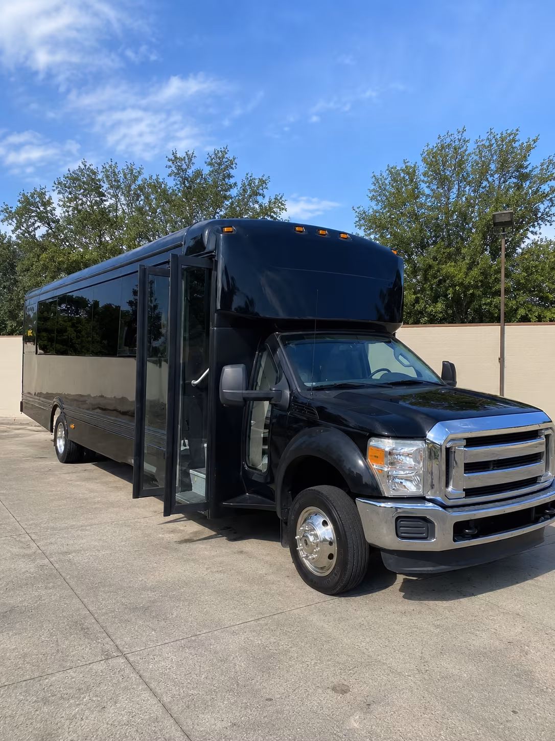 chattanooga 20 passenger party bus