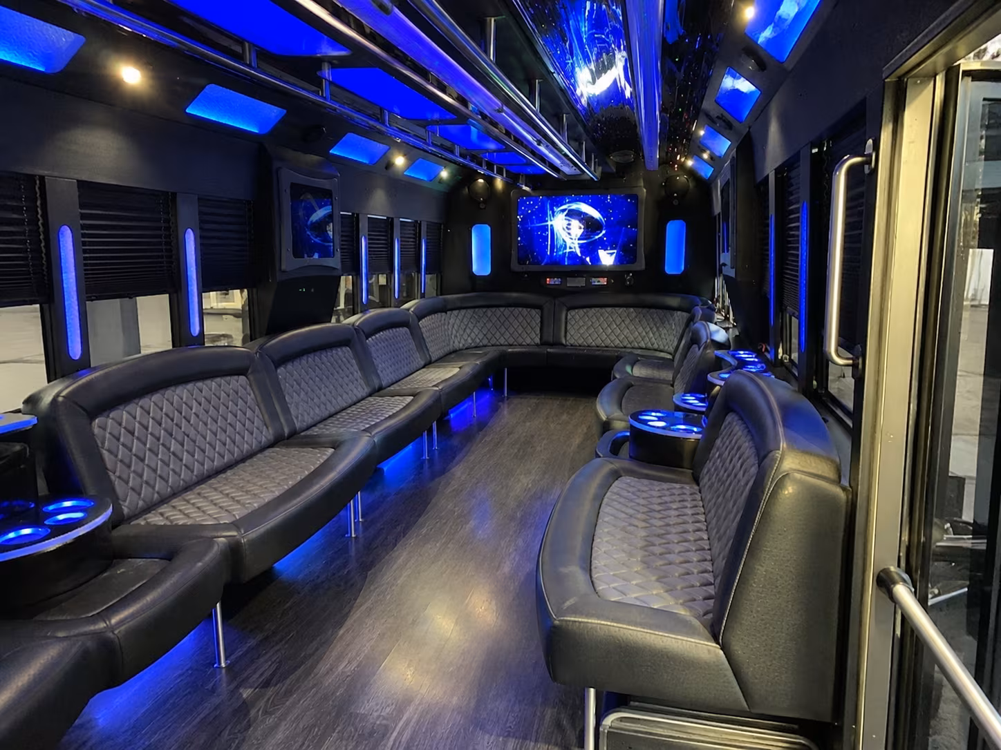 chattanooga 28 passenger party bus interior