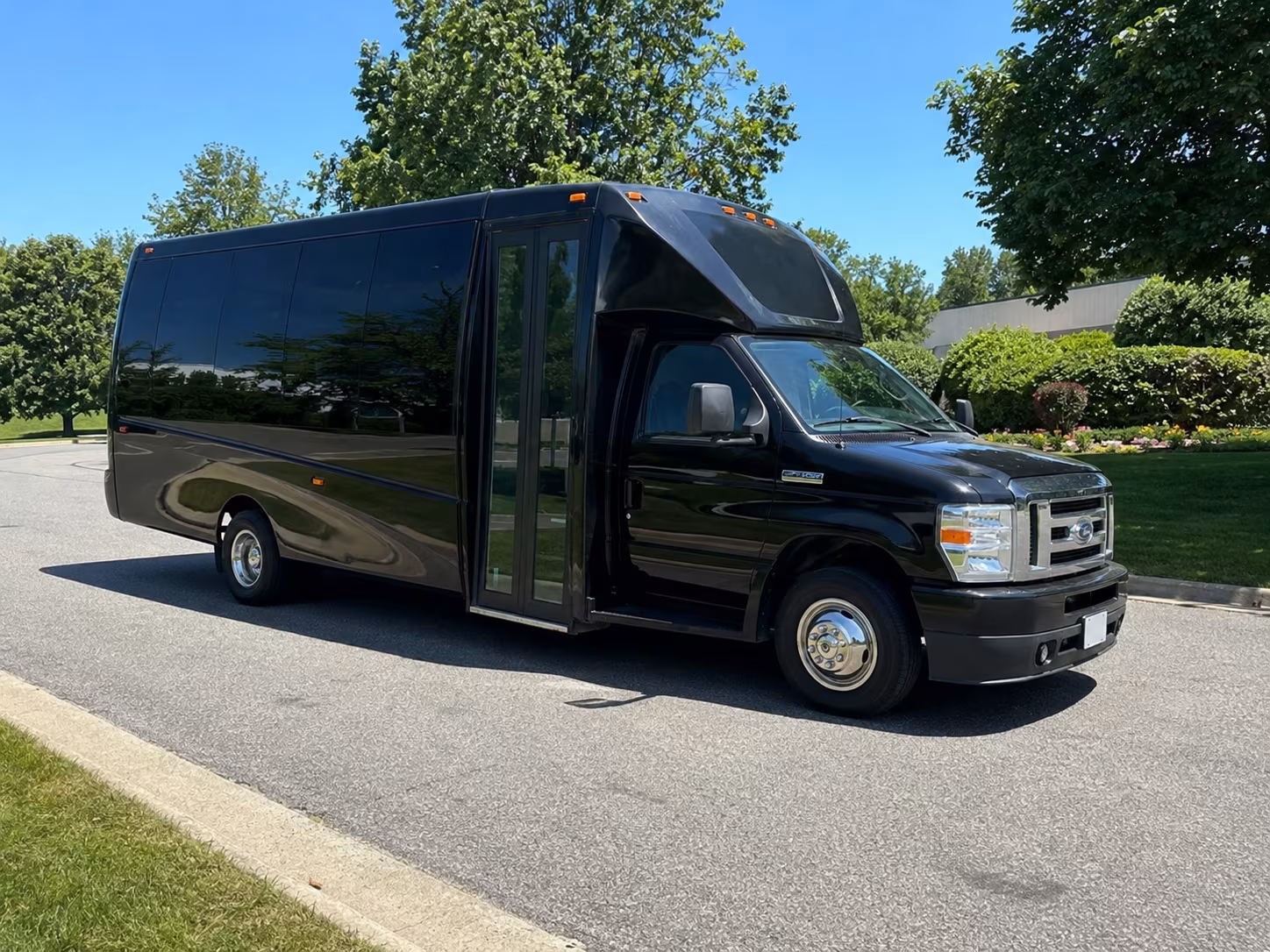 chattanooga chattanoogas tennessee aquarium party bus rental