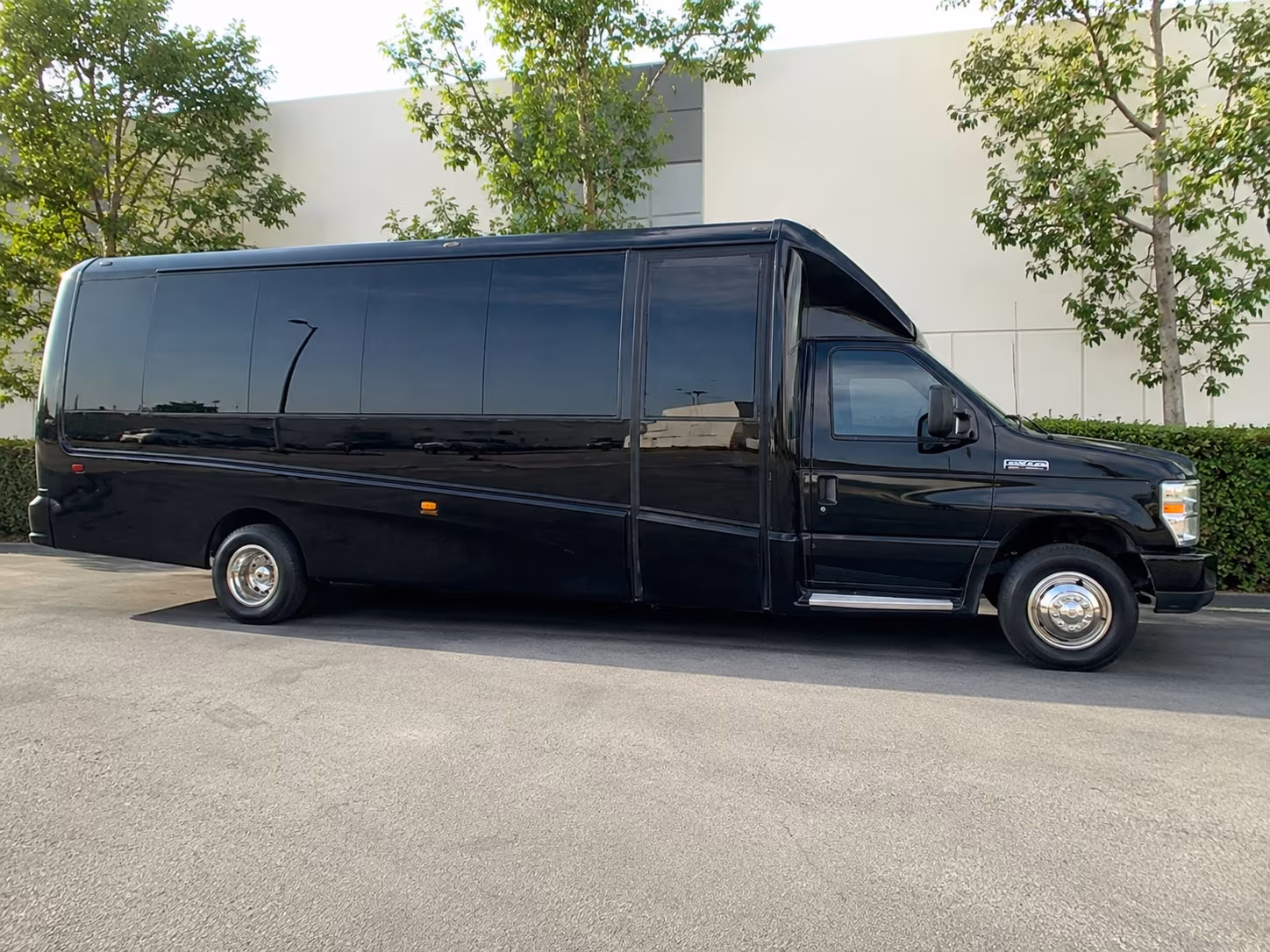 find the perfect transportation for your next corporate event 3